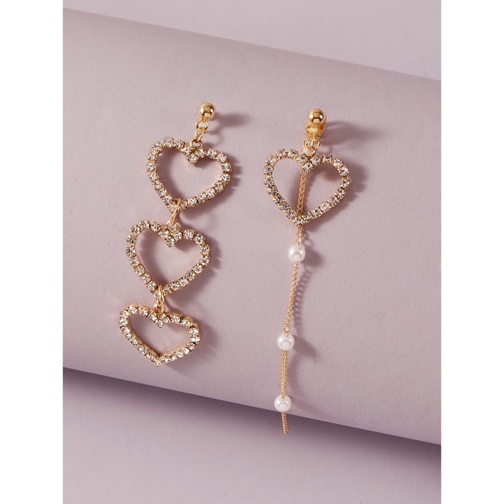 🔸Mismatched Drop Earrings 🔸